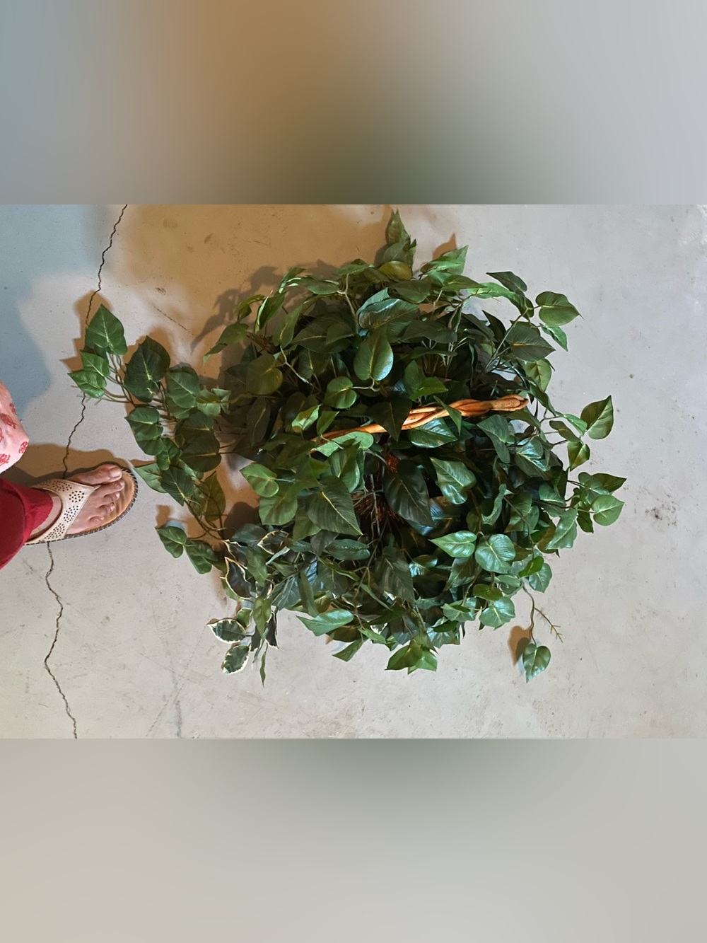 Realistic Green Leaf basket - Lifelike Artificial Foliage Accent - Picture 1 of 7